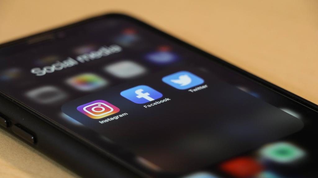 8 Islamic Guidelines For Using Social Media