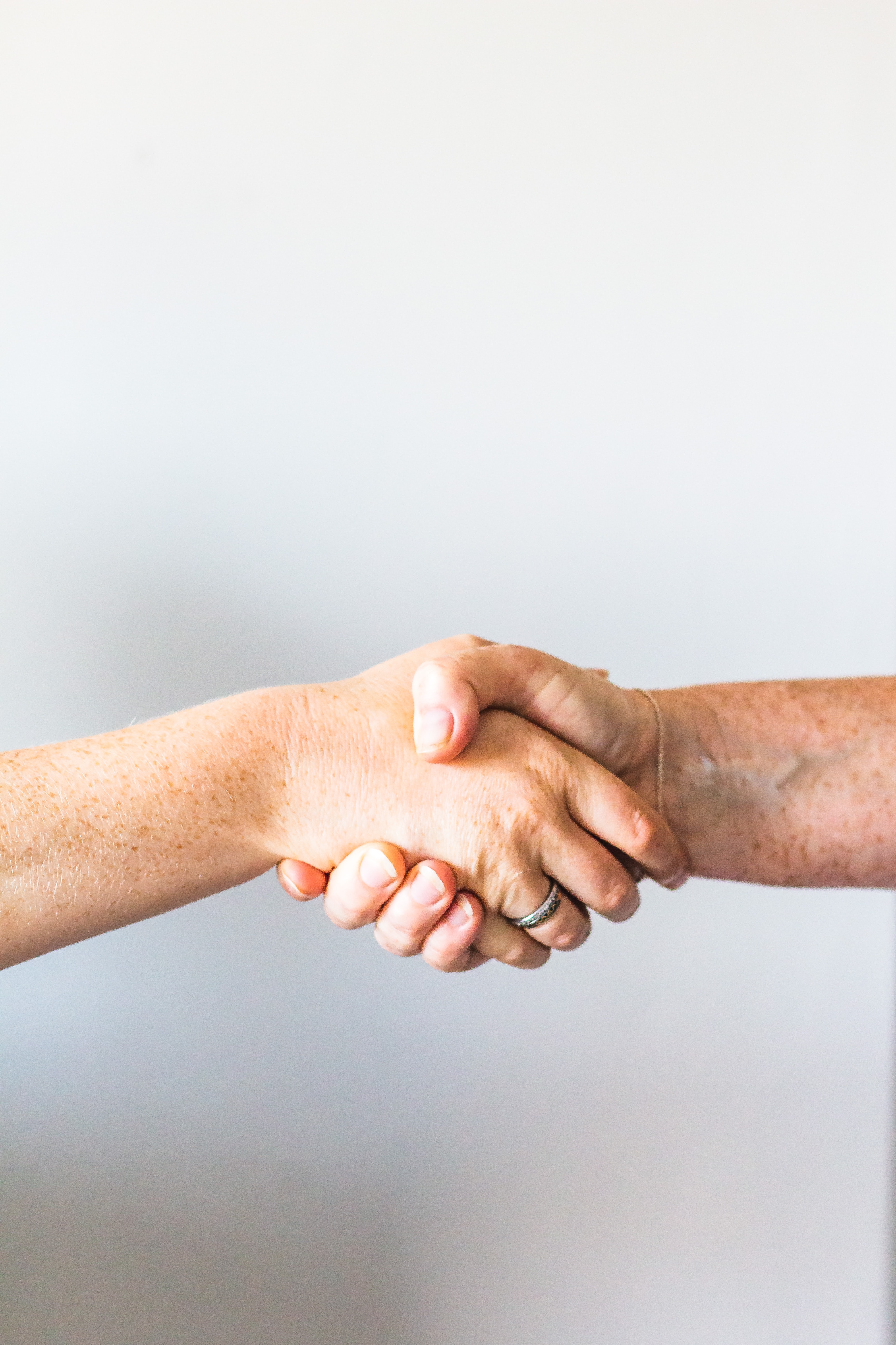 Salams: How To Greet And How Not To Greet Another Muslim